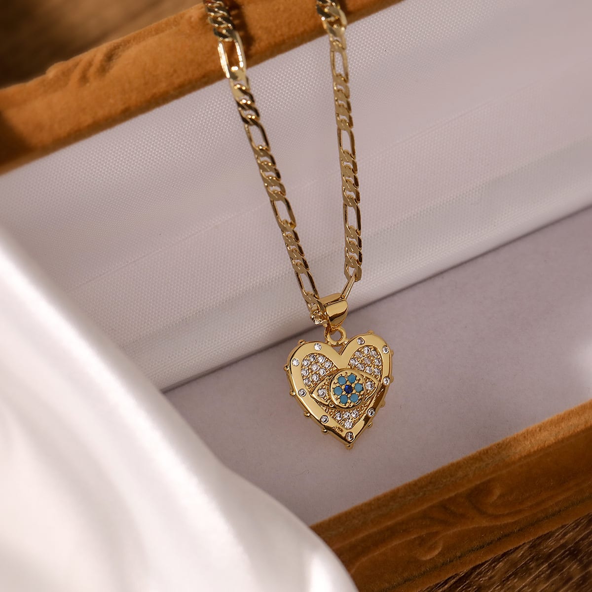 Fashion Jewelry Personality Copper Plated Real Gold Heart-shaped Zircon Pendant Necklace And Earrings Suite view 4