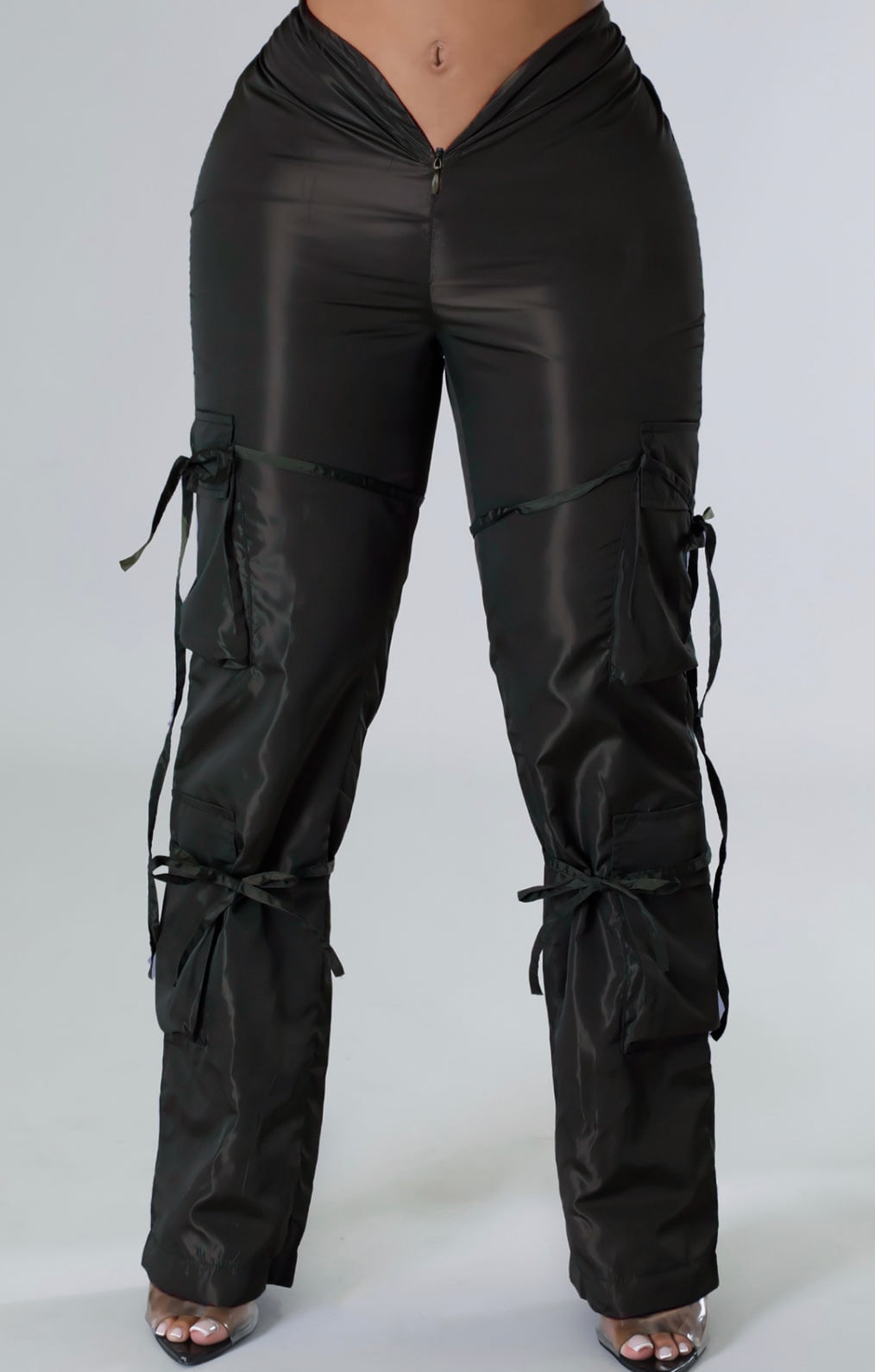 Women's Zipper Closure Strap Solid Color Green Casual Trousers view 8