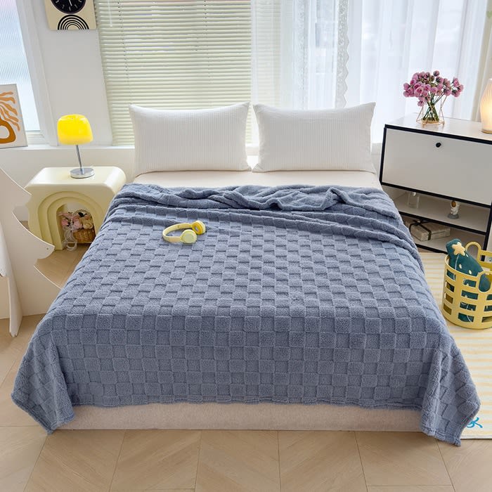 Class A Milk Fiber Four Seasons Blanket Office Nap Blanket view 3