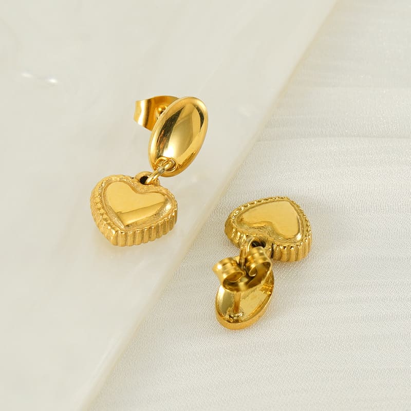 Fashionable Golden Love Eardrops Stud Earrings Women view 5