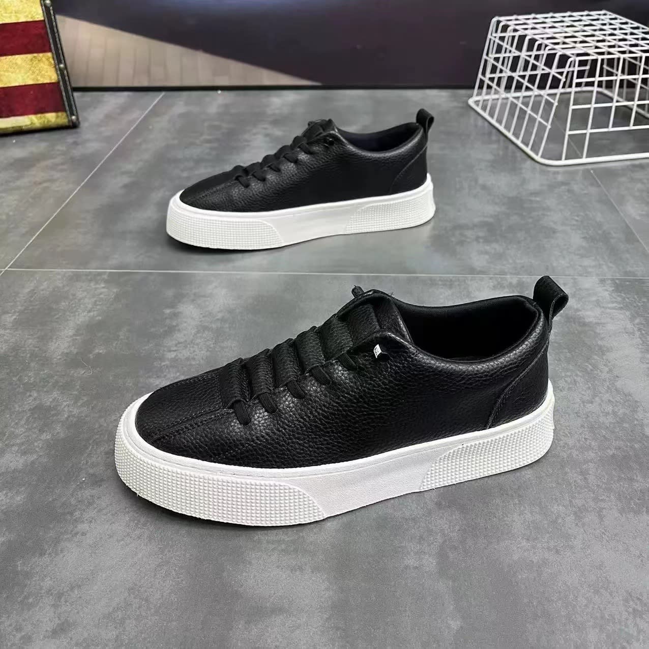 Men's Minimalist Low Cut Sports And Leisure Shoes view 5