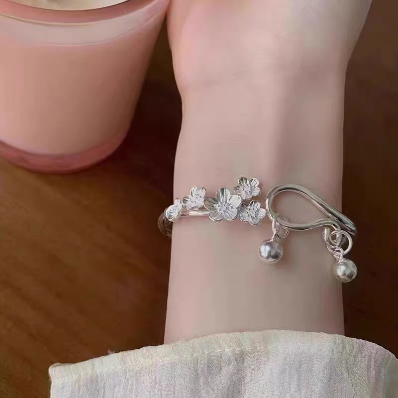 Retro Graffiti High-grade Bracelet Mild Luxury Retro Exquisite Cold Style All-matching view 10