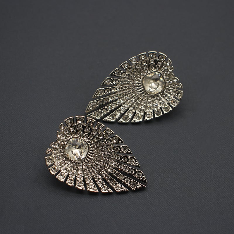 Niche Leaf-shapepd Stud Earrings Full Zirconium Inlaid Platinum view 8
