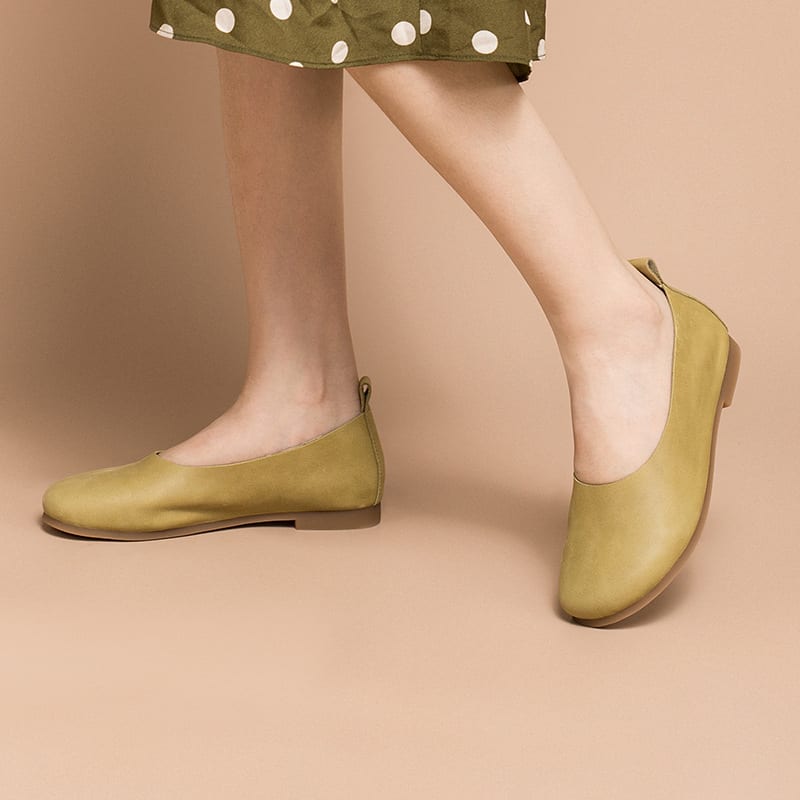 Women's Cowhide Solid Color Slip-on Flat Shoes view 4