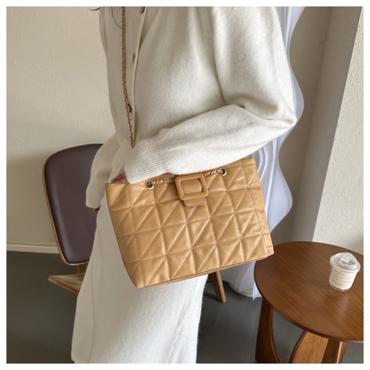 Women Shoulder Bags New Trendy Chic Chanel-style Rhombus Chain Bag view 3