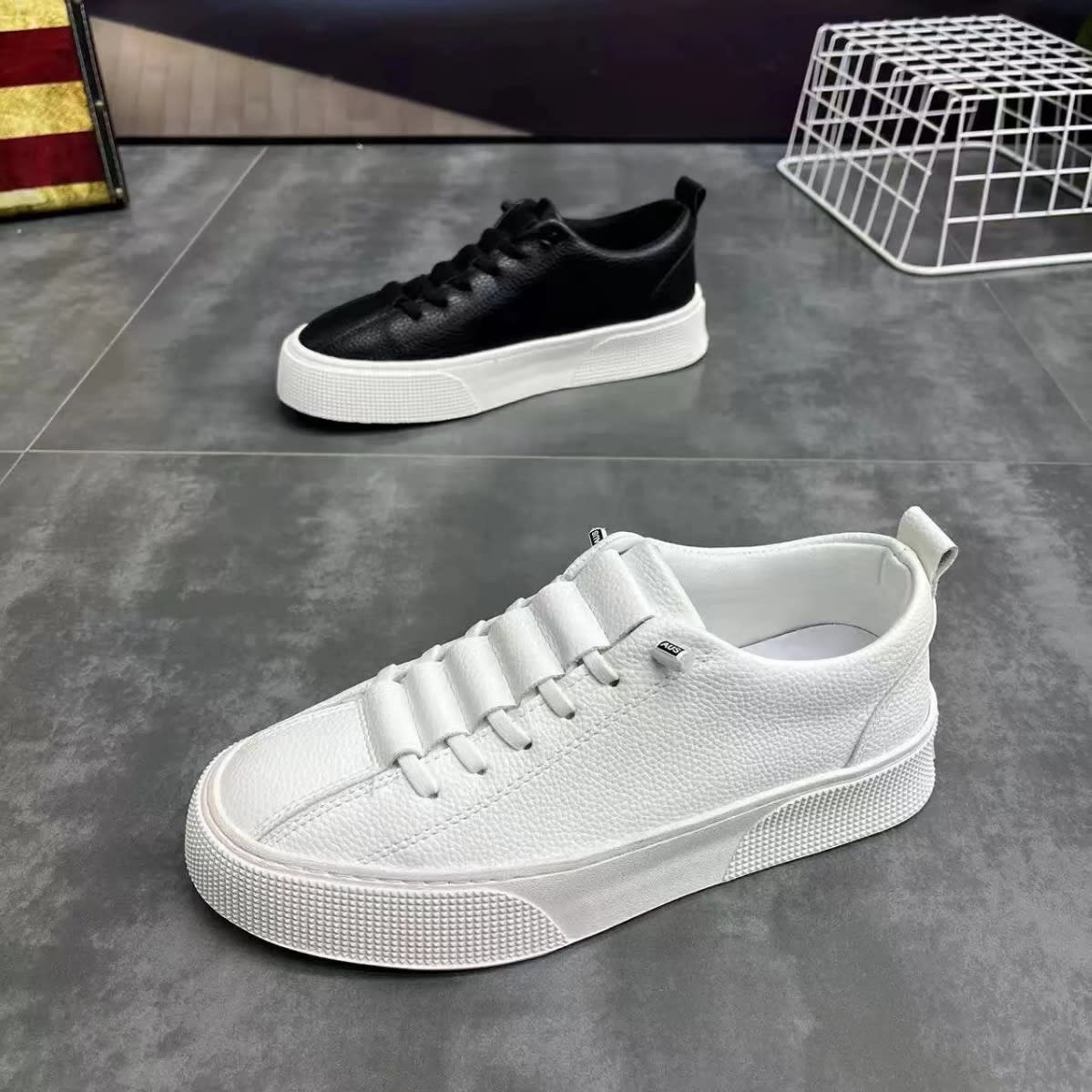 Men's Minimalist Low Cut Sports And Leisure Shoes view 3