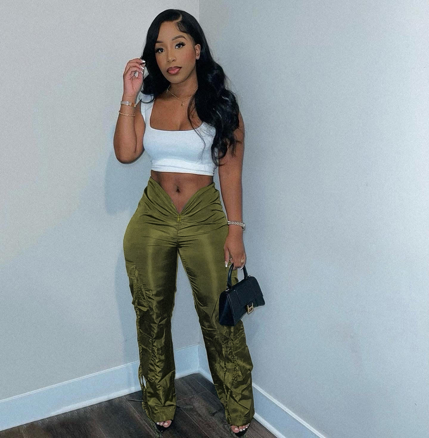 Women's Zipper Closure Strap Solid Color Green Casual Trousers view 24