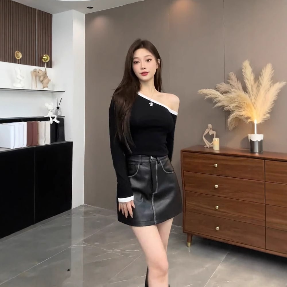 Women's Long-sleeved Contrast Color Slim Fit-letter Off-shoulder Top view 5