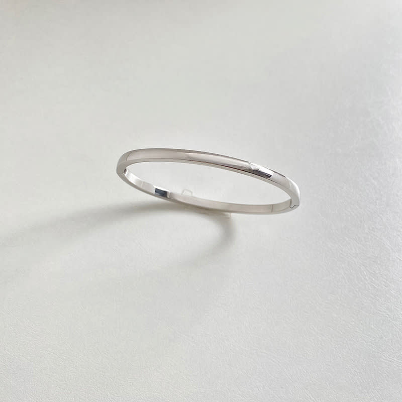 Retro Minimalistic Buckle Simple Bracelet Gold Bracelet view 6
