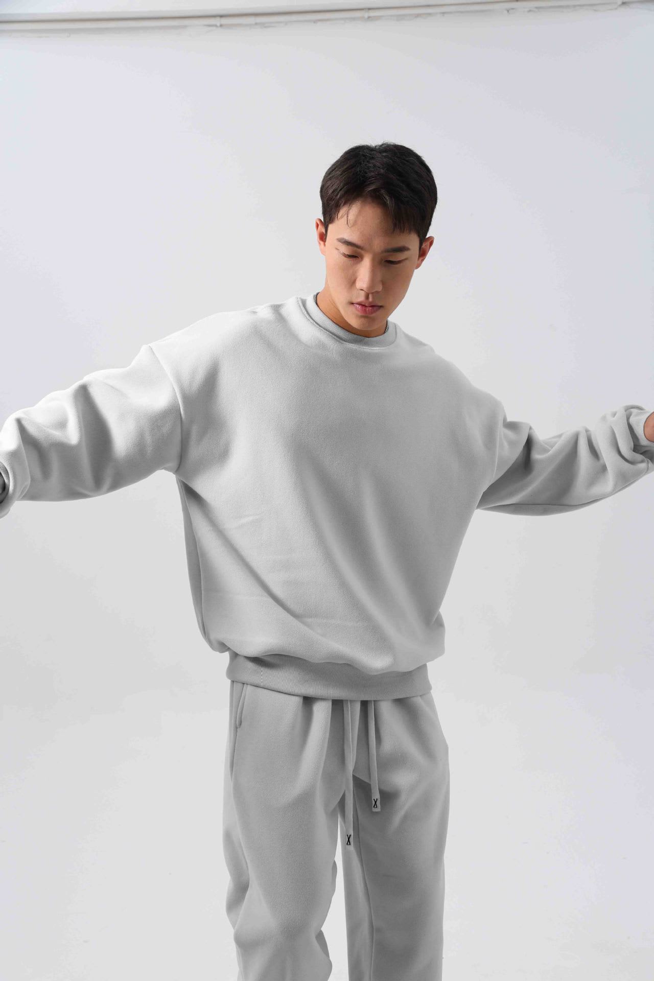 Sports Suit Men's Loose Long Sleeve Crew Neck Coat Padded Fleece Trousers Double-sided Shake view 9