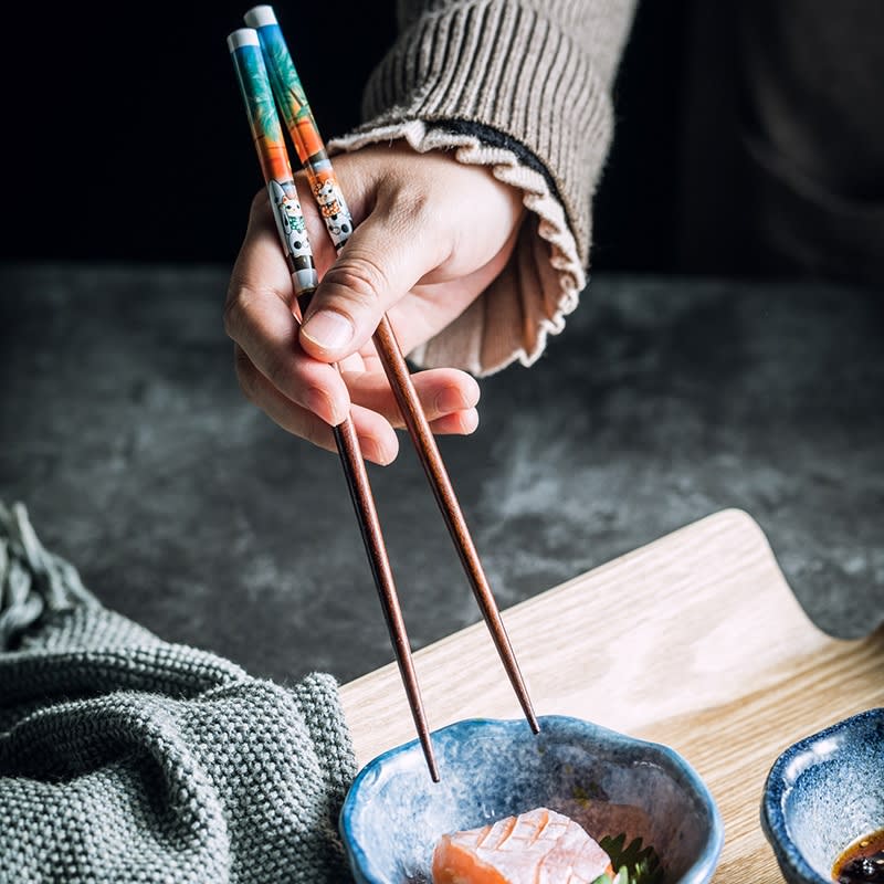 Household High-grade Non-slip Creative Lucky Cat Tableware Solid Wood Chopsticks view 4