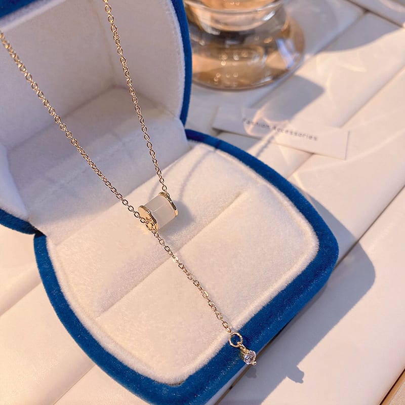 Necklace view 21