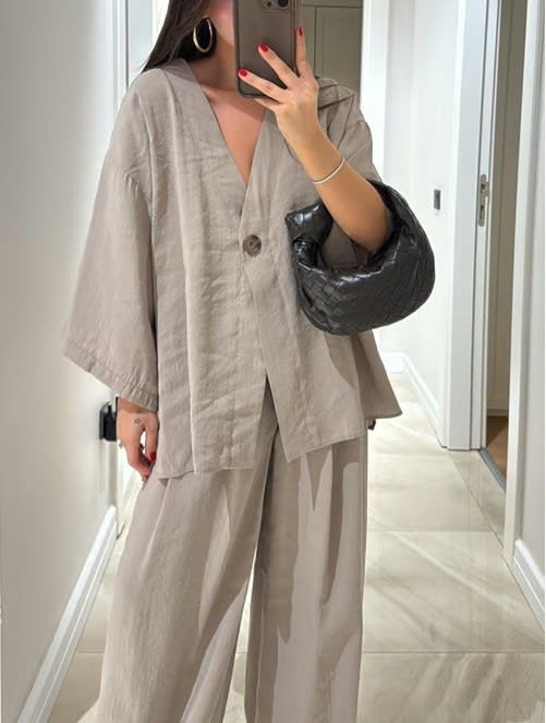 New Fashion Loose-fitting Women's V-neck Top And Wide Leg Pants Casual Suit view 11
