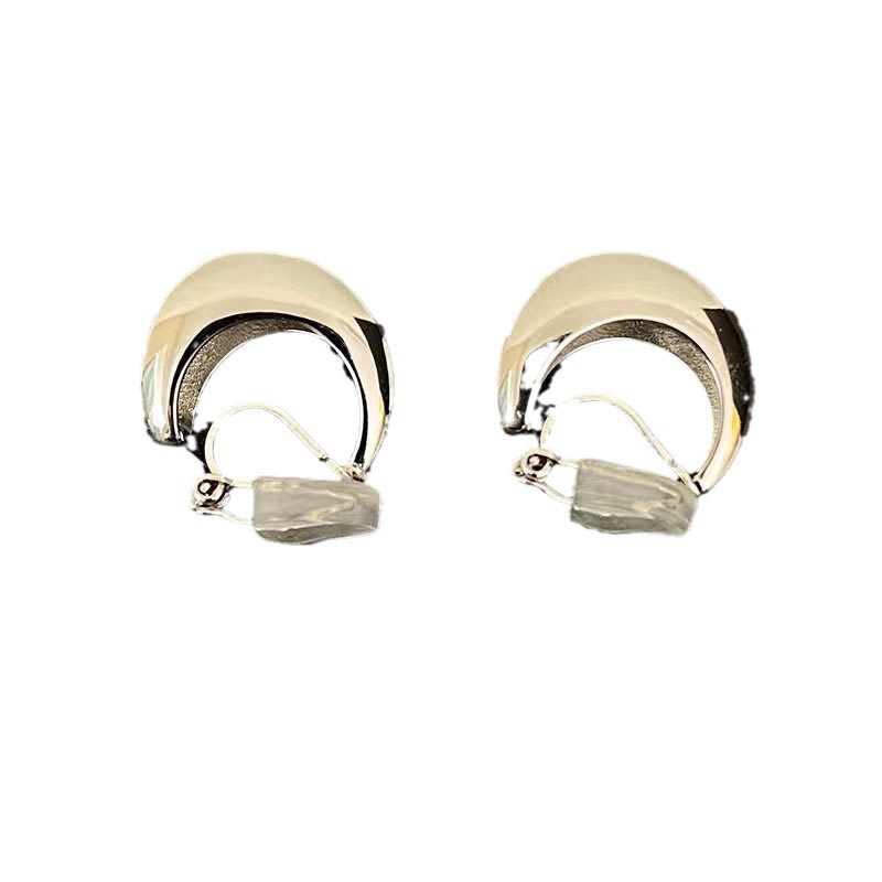 Retro Non-pierced Glossy Triangle Clip Earrings view 6