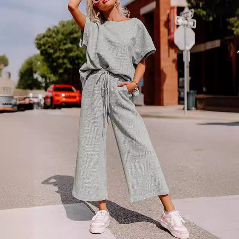 Solid Color Texture Casual Fashion Women's Wear Short-sleeved Trousers Two-piece Set view 2