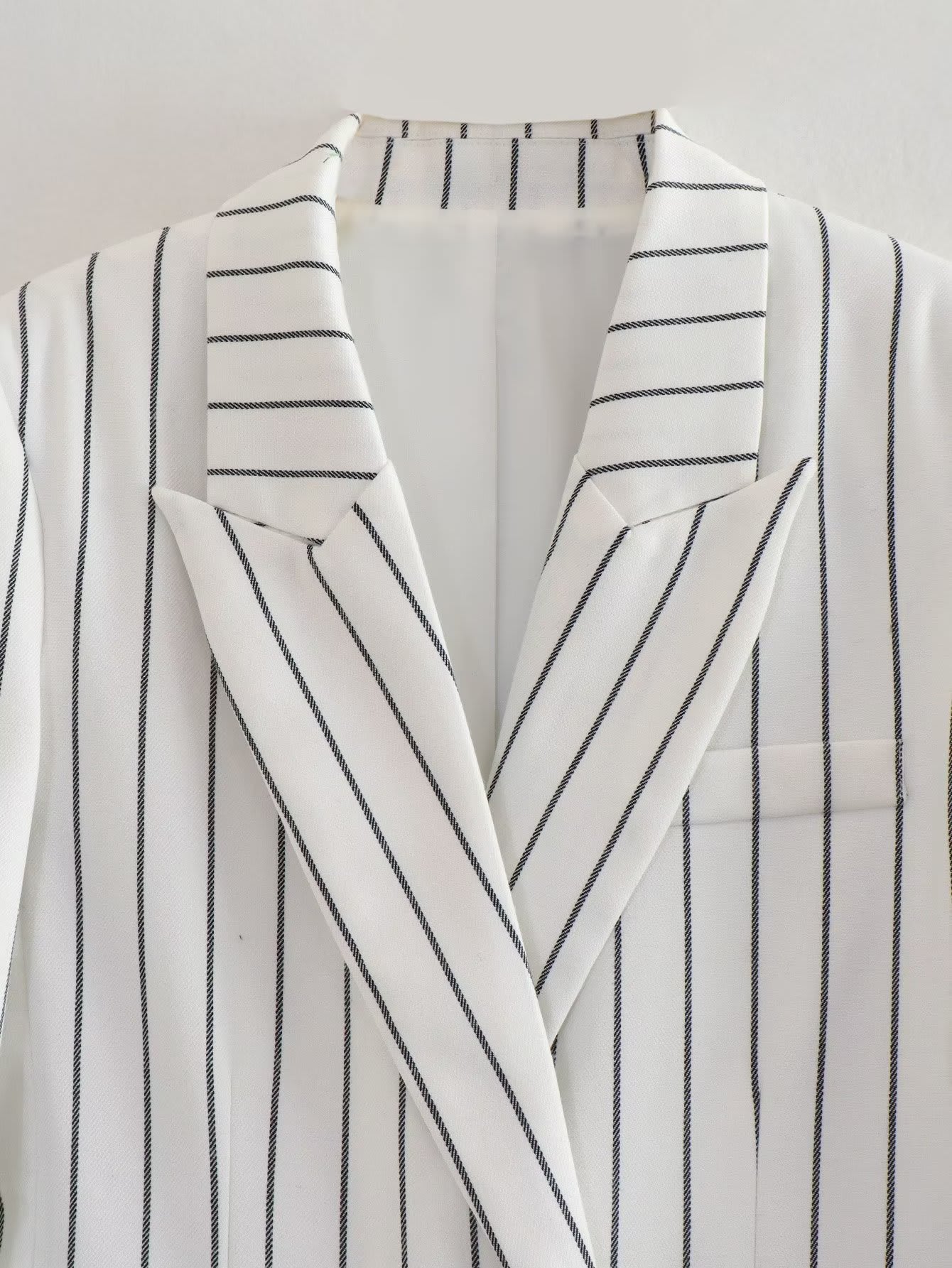 European And American Style Casual Loose Striped Commuter Suit Jacket view 13