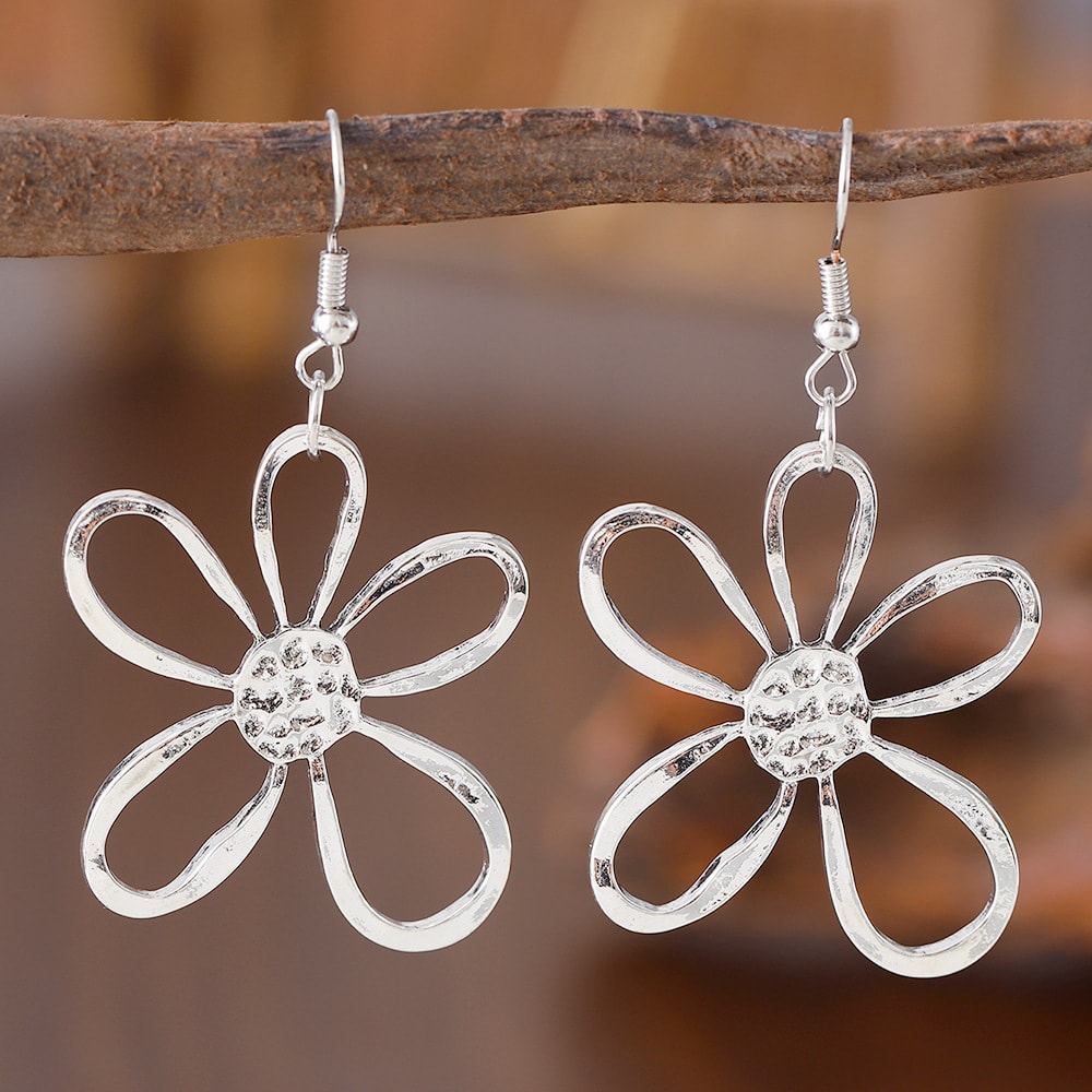 Retro Ethnic Hollow Flower Earrings Necklace view 4