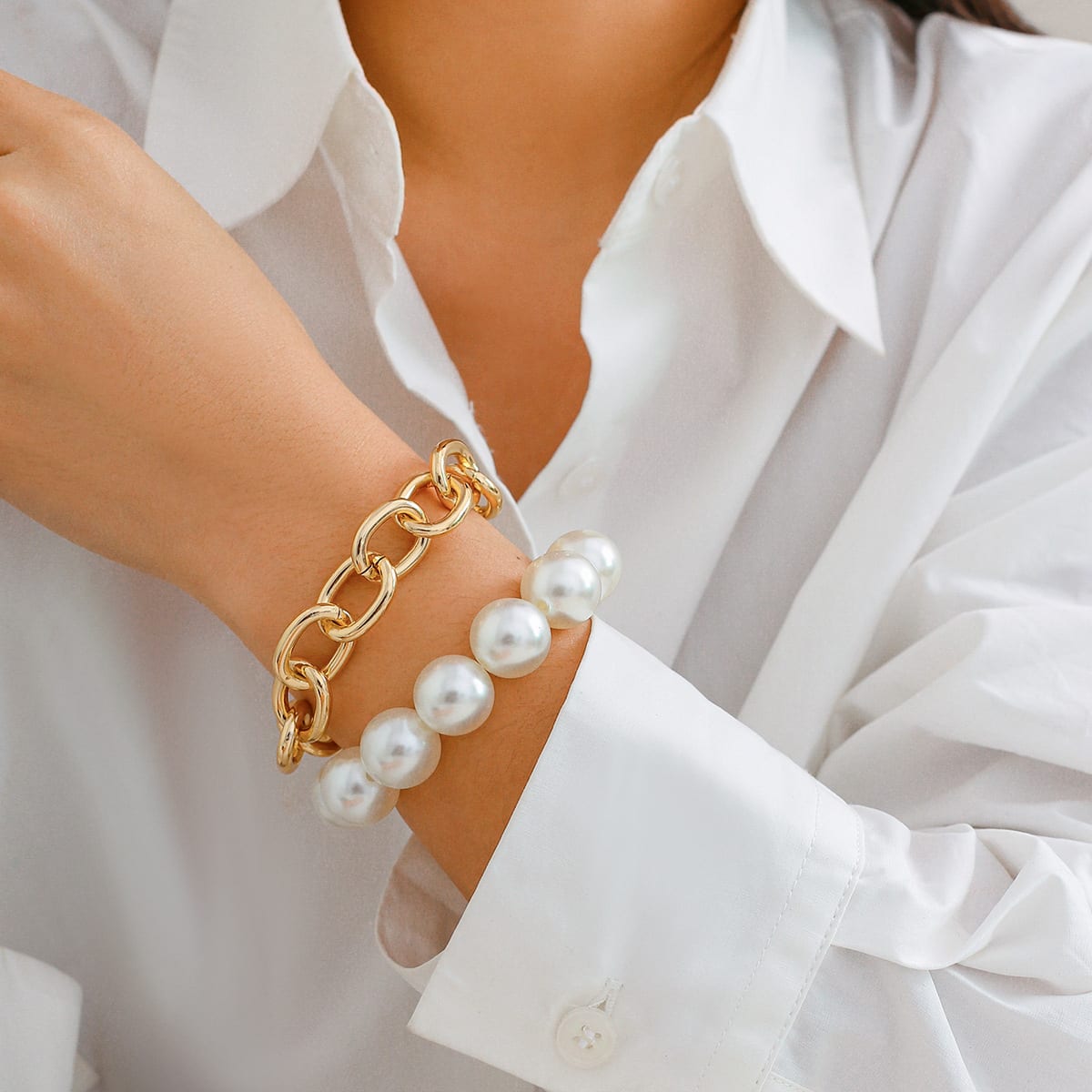 Exaggerated Big Round Bead Pearl Bracelet view 5