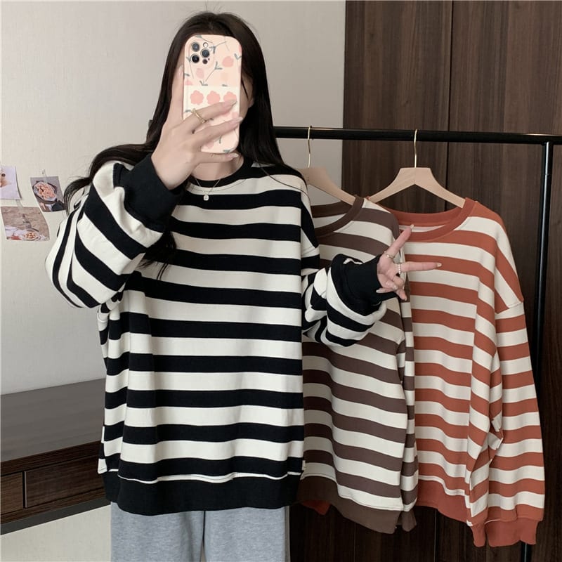 Retro Printed Crew Neck Sweatshirt Women view 15