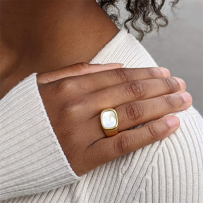Osmo Gold Ring view 7