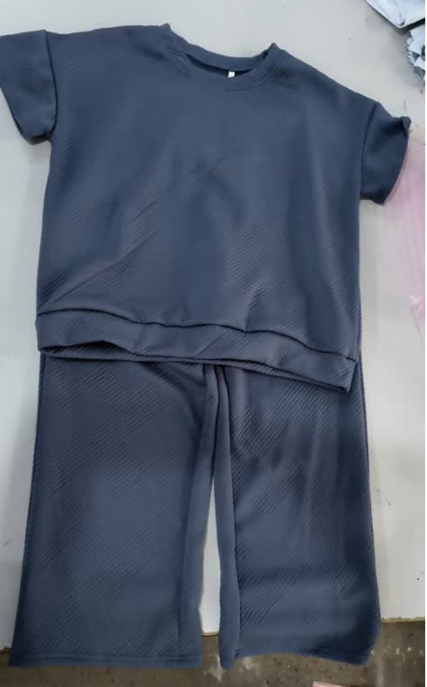 Solid Color Texture Casual Fashion Women's Wear Short-sleeved Trousers Two-piece Set view 18