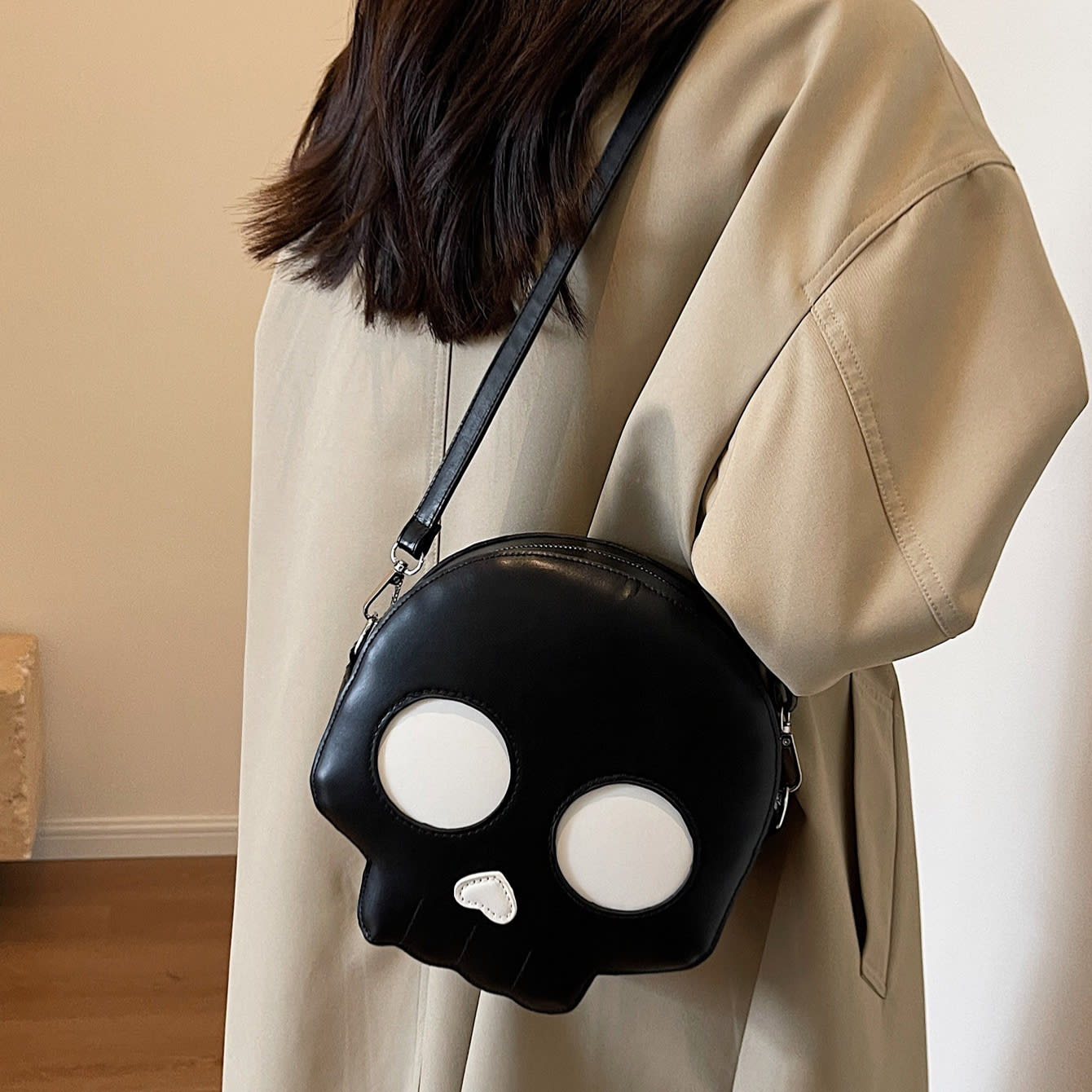 Cute Skull Small Round Bag Girls Halloween Personality Fashion Shoulder Bags Women's Crossbody Bag view 3