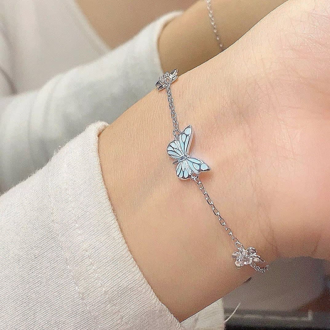 Fashion Blue Luminous Butterfly Necklace Bracelet Set For Glow In The Dark Women Clavicle Chain Choker Party Jewelry Set Gift view 3