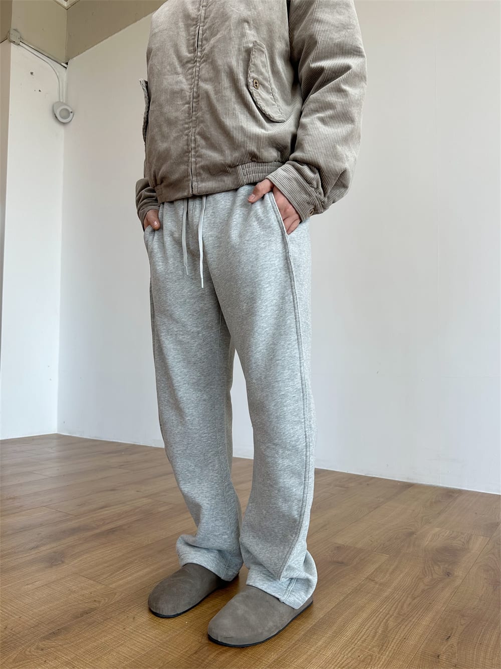 High-grade Profile Simple Solid Color Track Sweatpants view 3