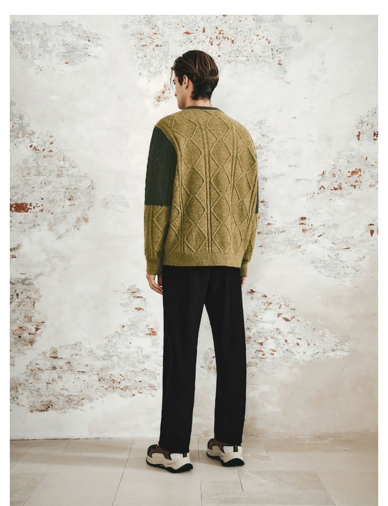 Men's Retro Casual Contrast Color Patchwork Round Neck Knitwear view 4