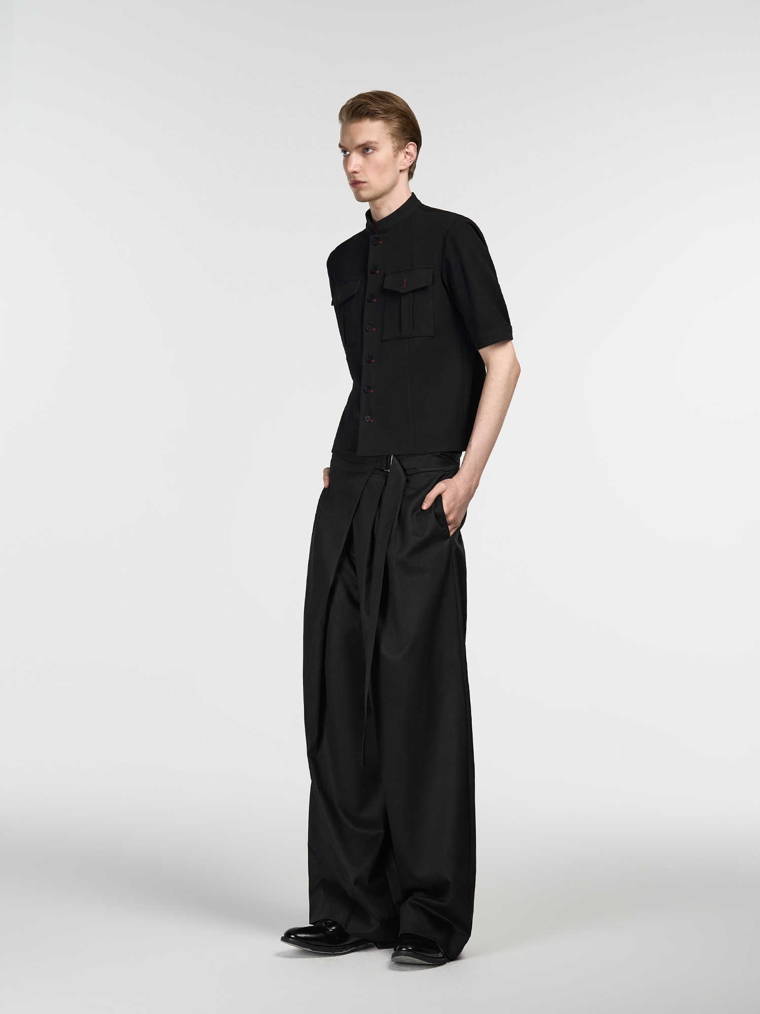 Black Tencel Cotton Single Pleated Cut Adjustable Waist Straight Trousers view 3