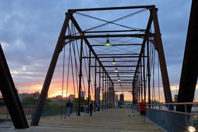 Hays_Street_Bridge_Shutterstock_qaylgx