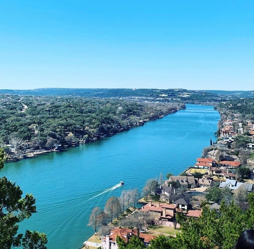 Mount Bonnell – Austin's Highest Point & Popular Tourist Attraction