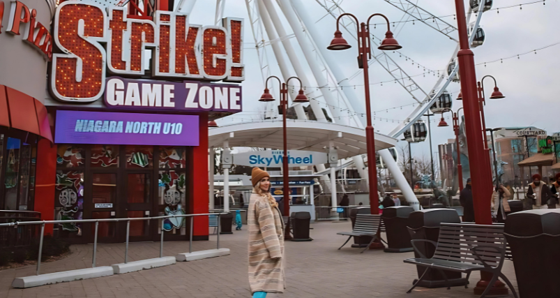 Ferris wheel at Clifton Hill