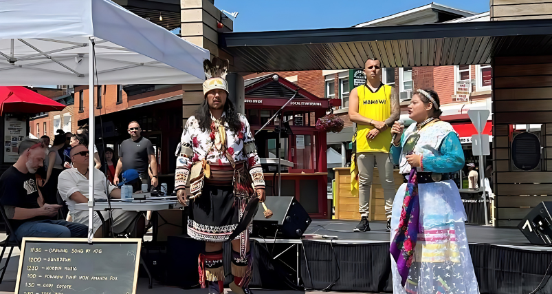 Street side singing at ByWard Market