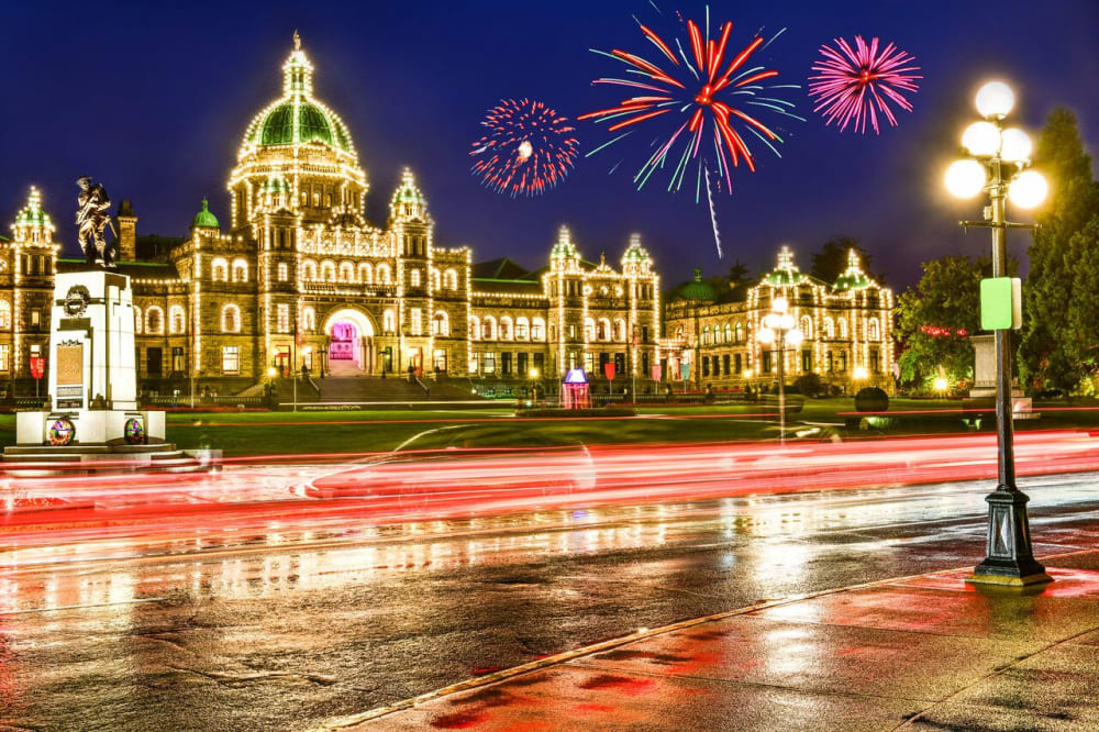 Scenic Victoria Small Group Night Tour W/ Boat & Butchart Gardens