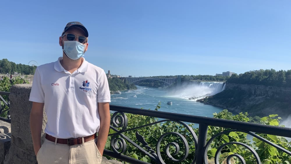 tour guide niagara falls mask
