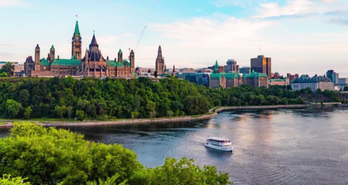 canal cruise along the Ottawa River