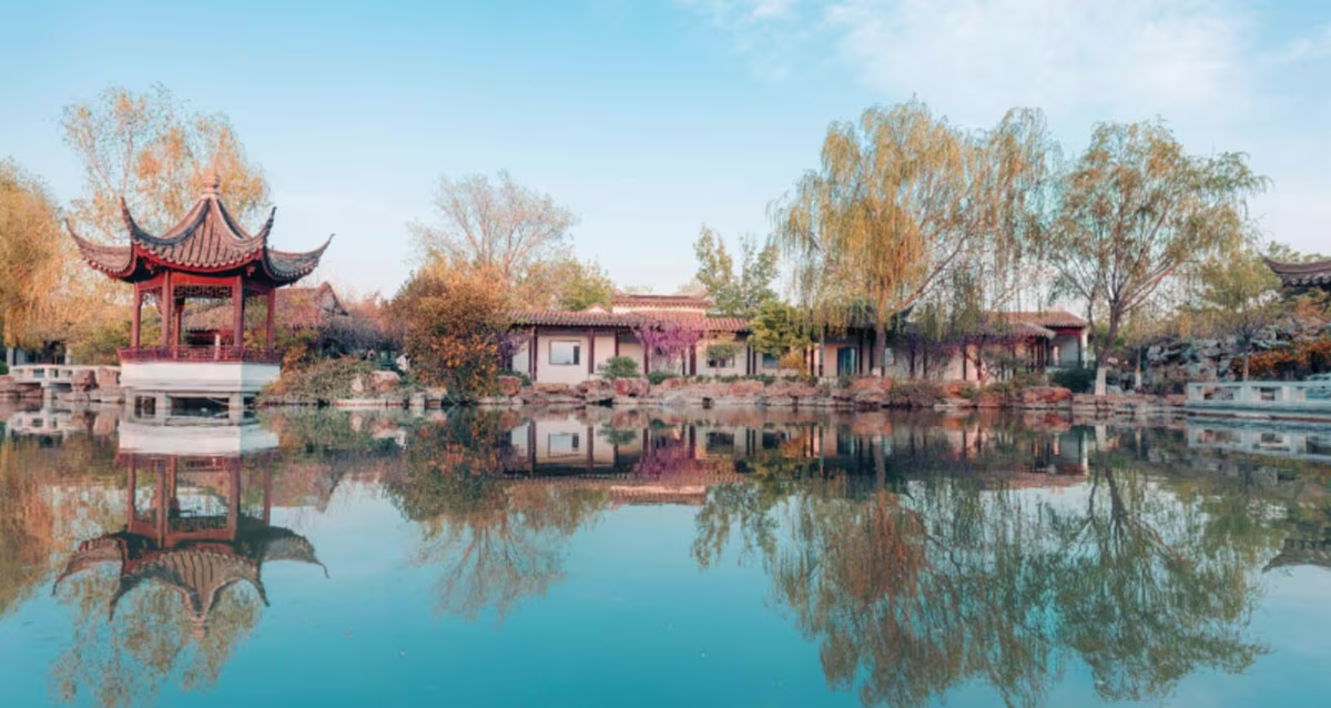 Montreal Botanical Garden in Autumn