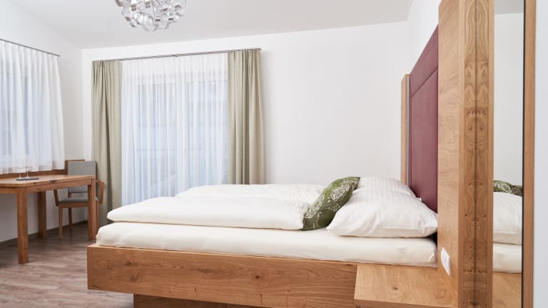 Weinbau Maier - Wohlfühldoppelzimmer 4 (© Philipp Monihart)