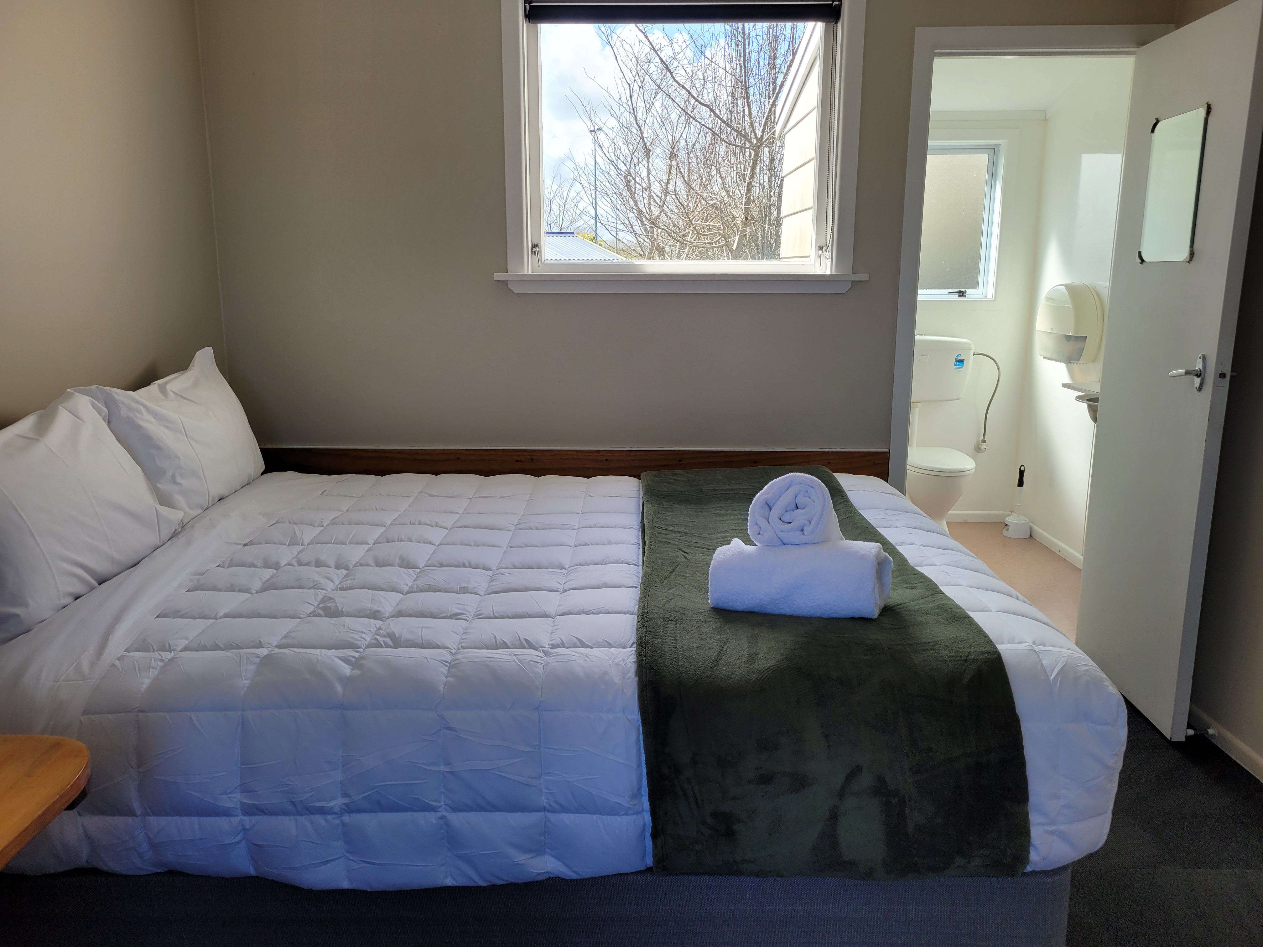 Cabin with Toilet (sleeps 4)-1