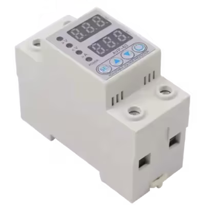 Protector de Voltaje ajustable 110V/60Ah  Tipo de reconexión automatica Pantalla de visualización de 2 filas