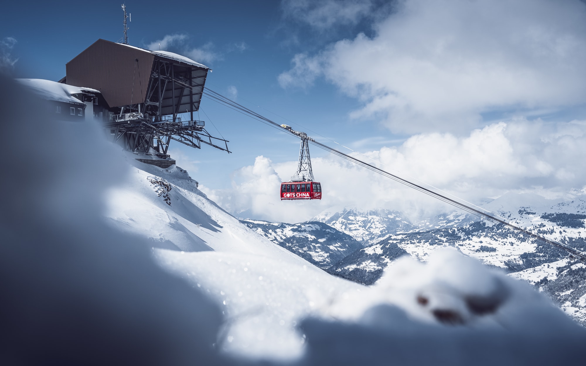 Gondelbahn bei Bergstation