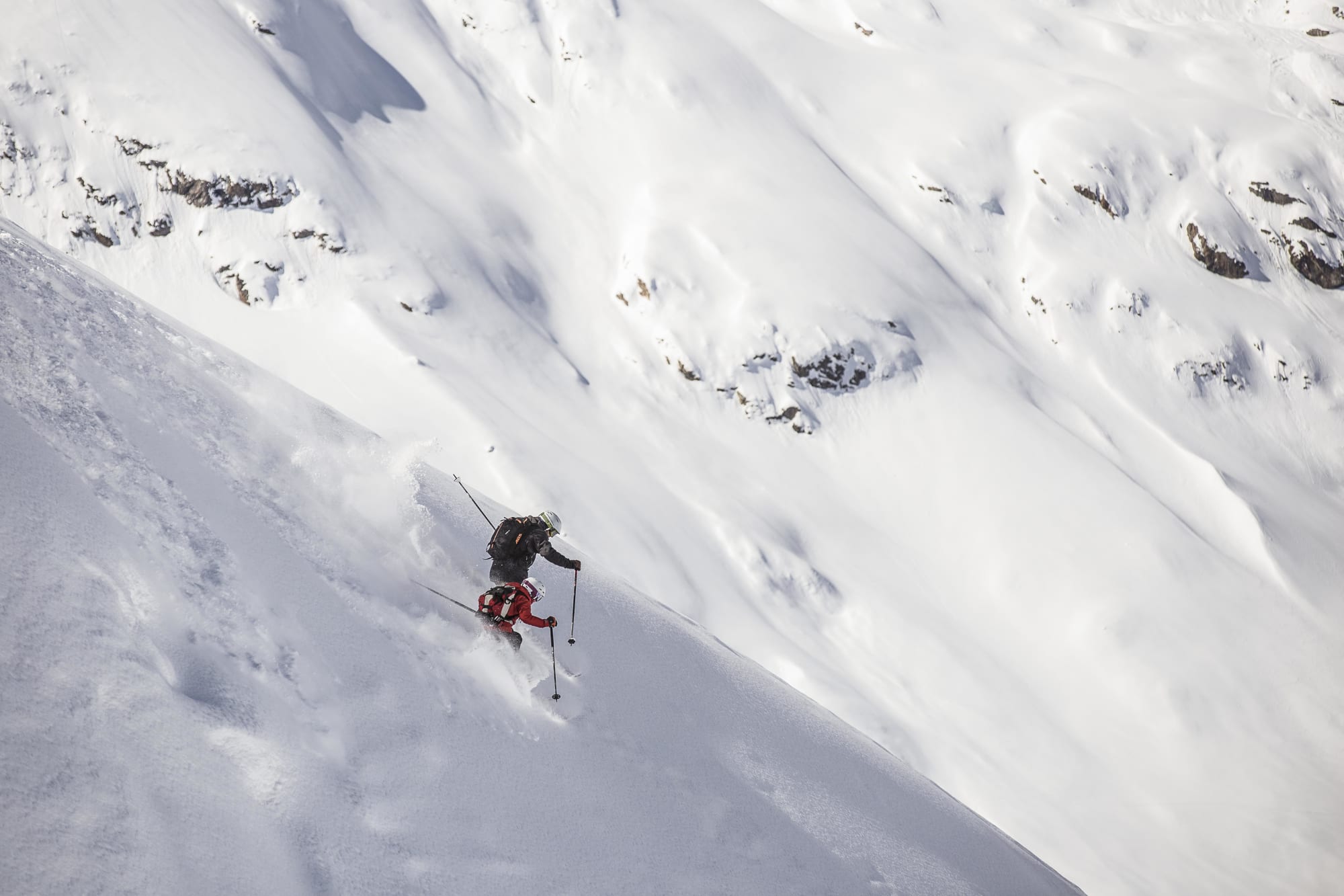 Les adeptes de sports de neige évoluent en terrain libre à leurs propres risques et périls.