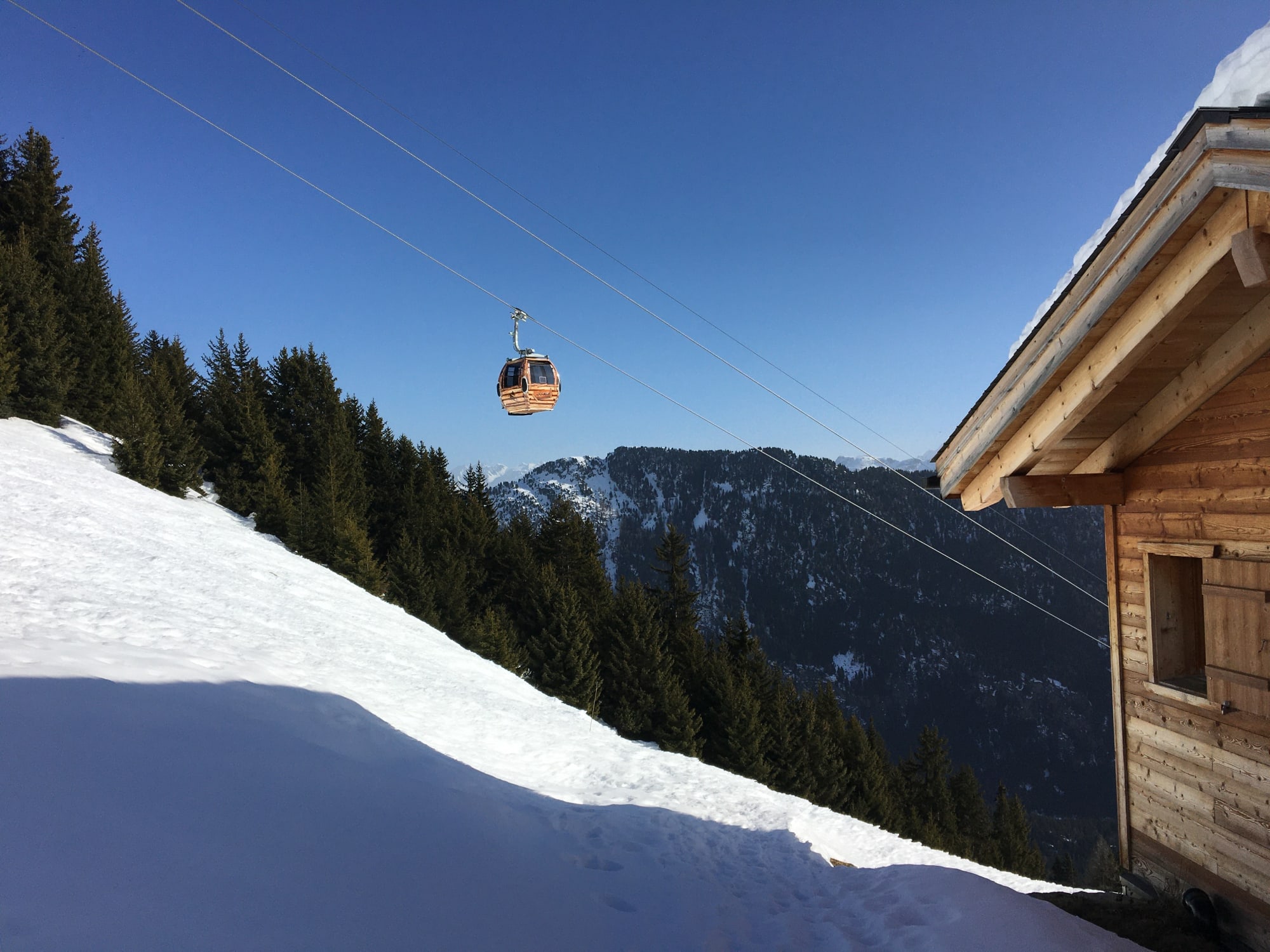 Ferienhaus und Seilbahn