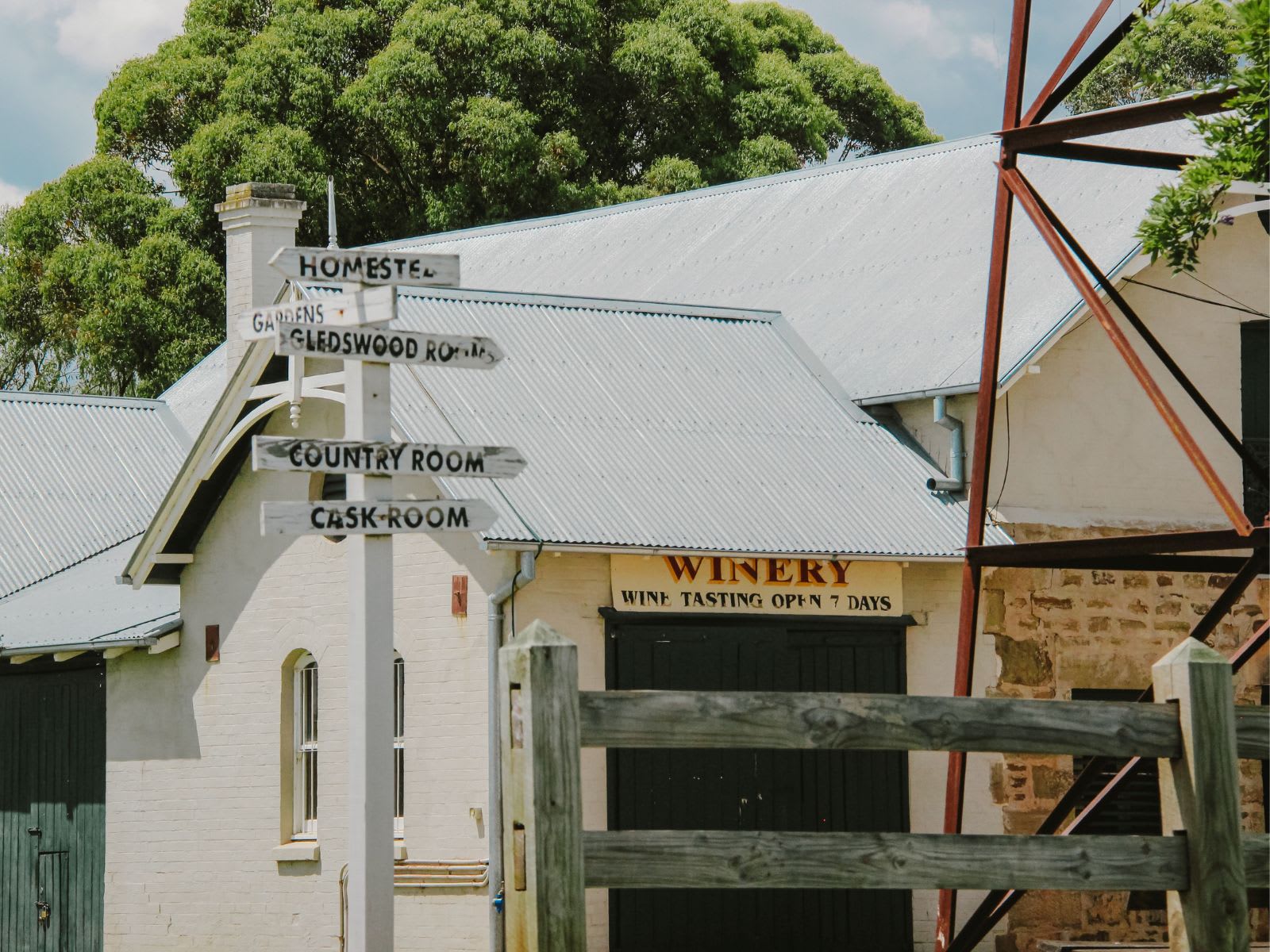 Gledswood Homestead Winery 1600 x 1200
