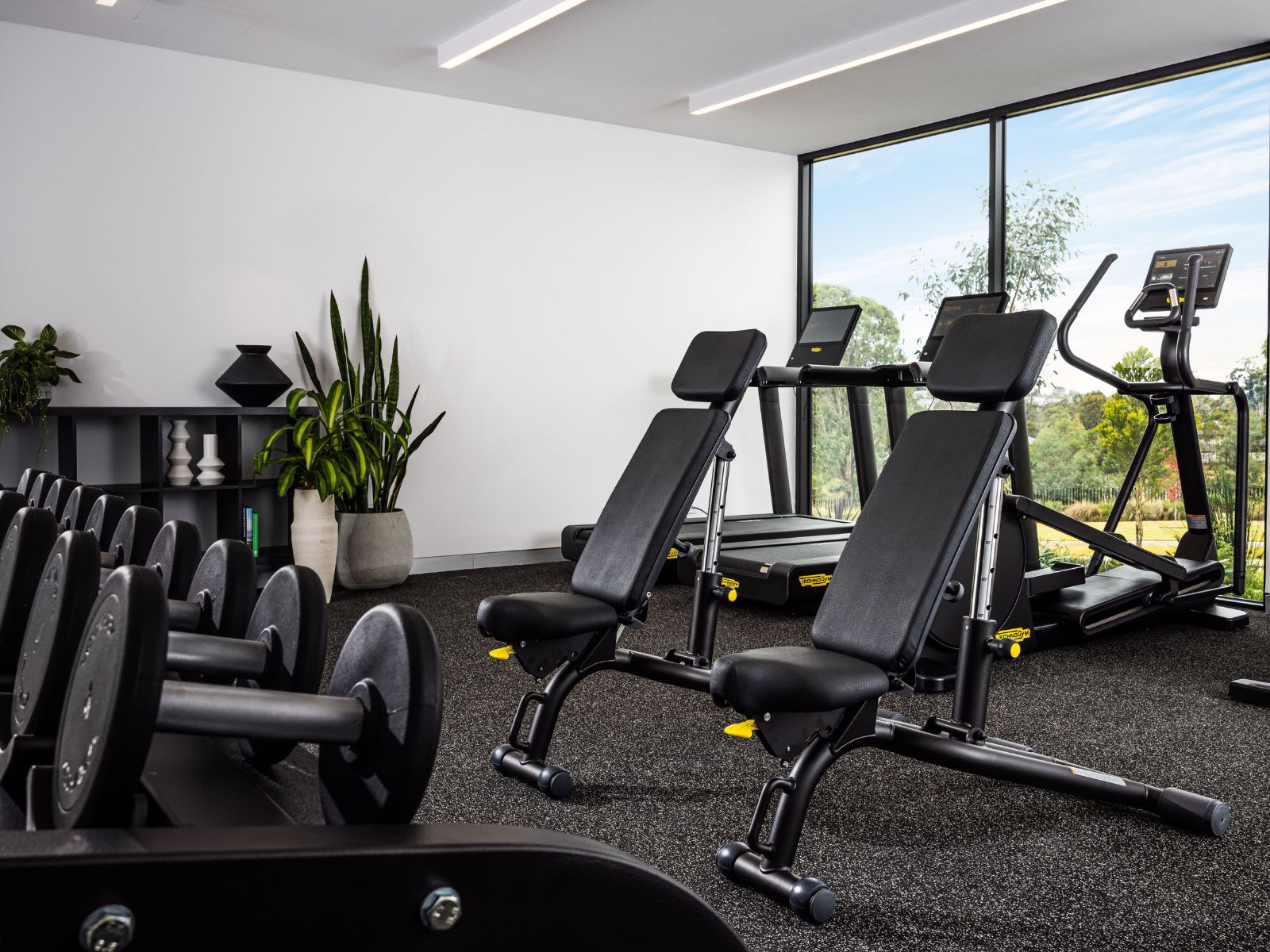 NE Gym 1600 x 1200
