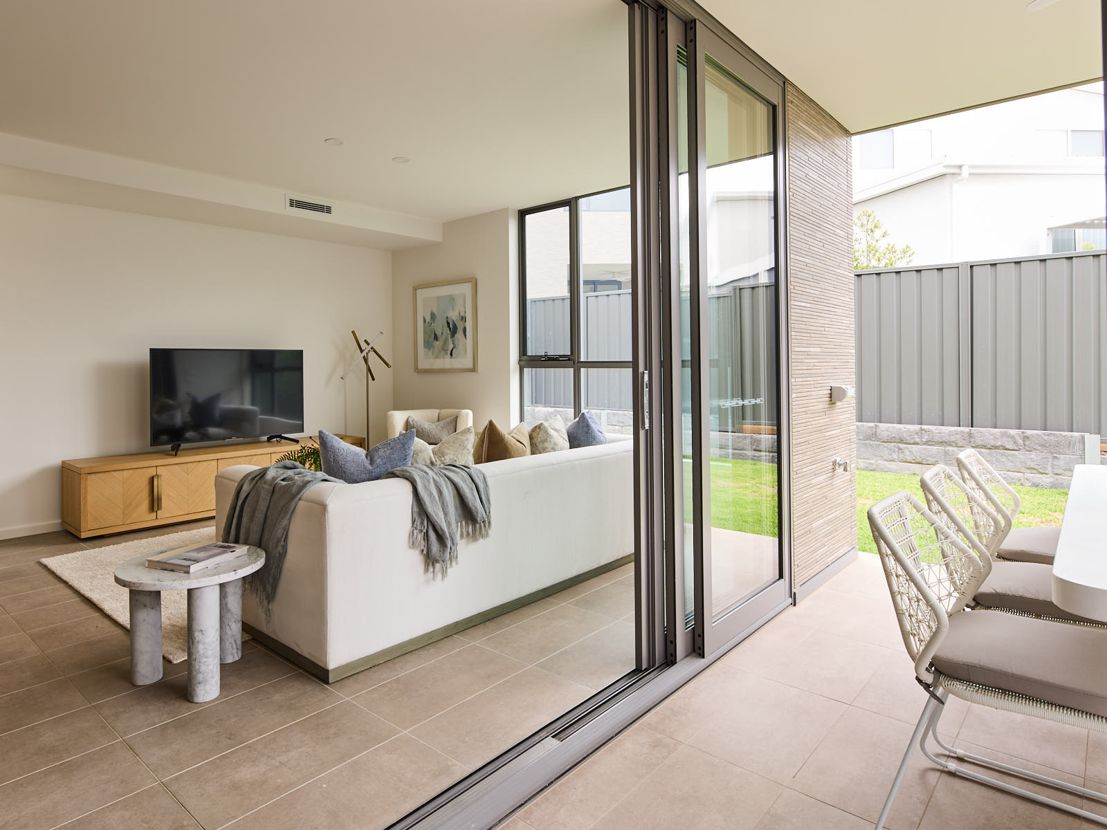 20260221 SH ElaraDisplay43