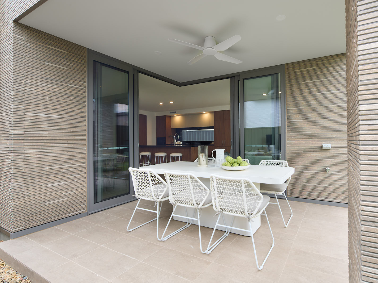 20260221 SH ElaraDisplay35