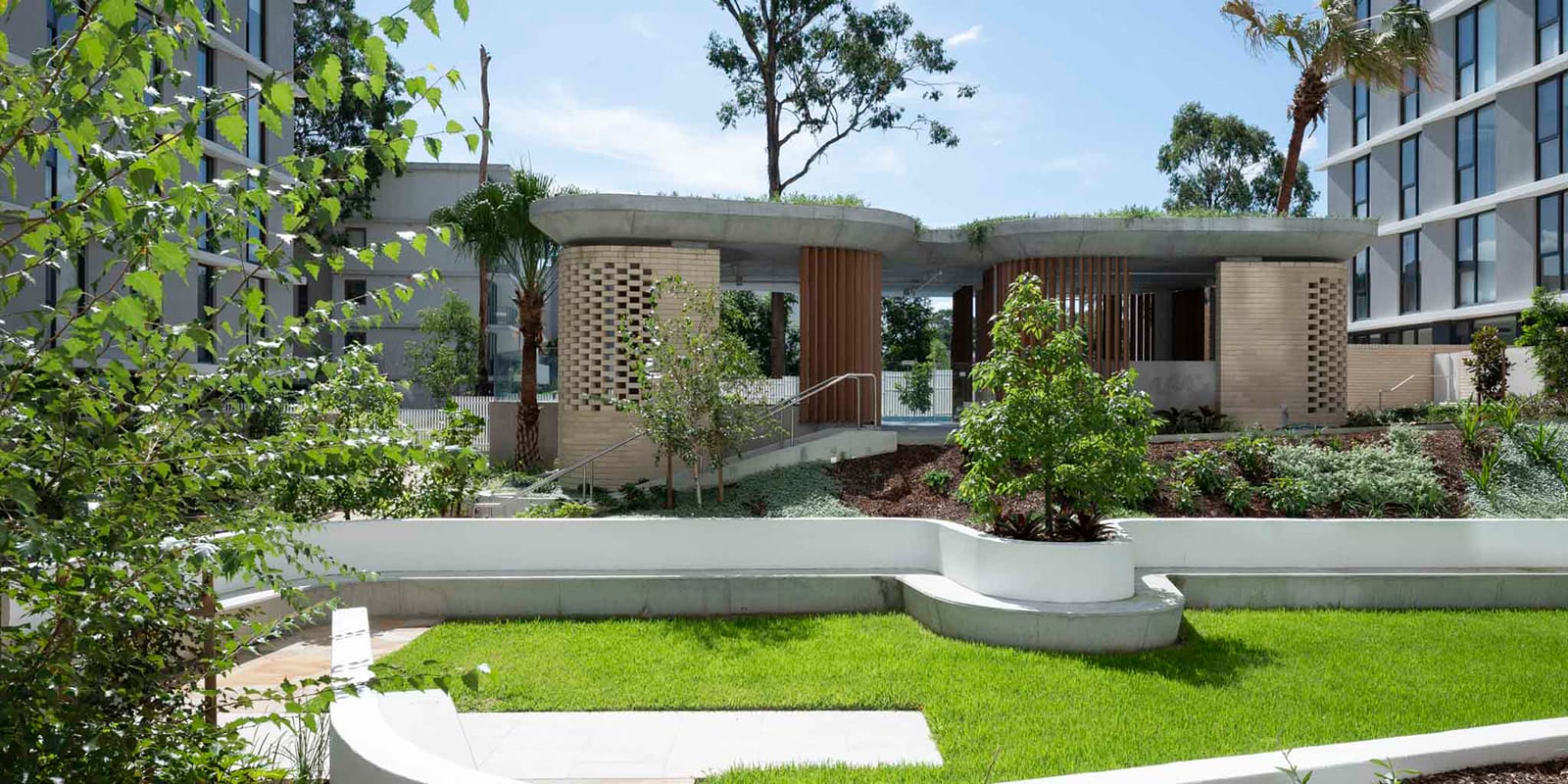 TFPhoto Lumia 0693 1600x800px garden