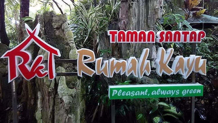  Rumah  Kayu  Bandar Lampung  Resto Berkonsep Alam Hijau Nan Asri